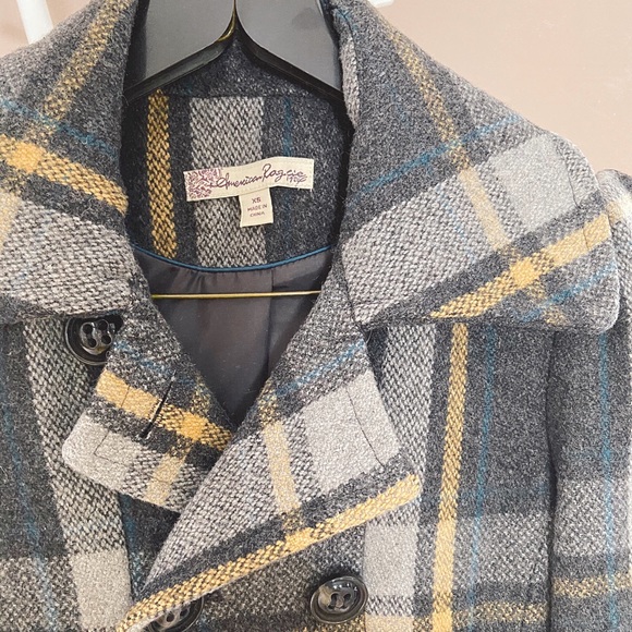 Coat - Picture 1 of 6